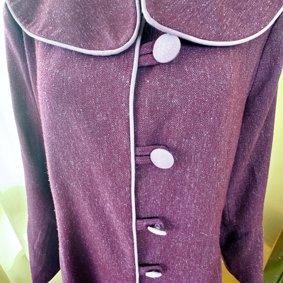 Vintage 60s coat, plum purple, lavender trim & buttons, Mod fall spring, 12/14 - Picture 9 of 12